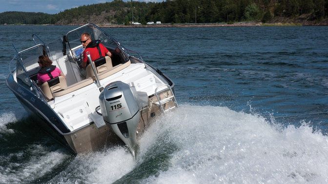 Boot mit BF115-Motor in Küstengewässern, Einsatz nach Modell
