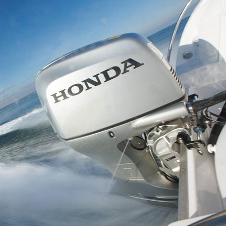 Honda Motor in Küstengewässern, Nahaufnahme