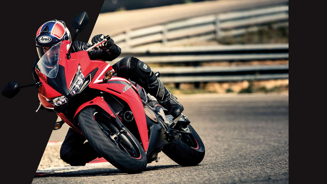 CBR500R in der Kurve