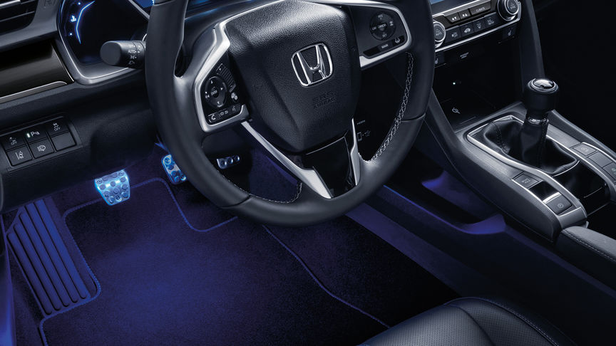 Honda Civic, Frontansicht des Honda Civic mit Beleuchtungs-Paket mit Interieur Illuminations-/Beleuchtungs-Paket.