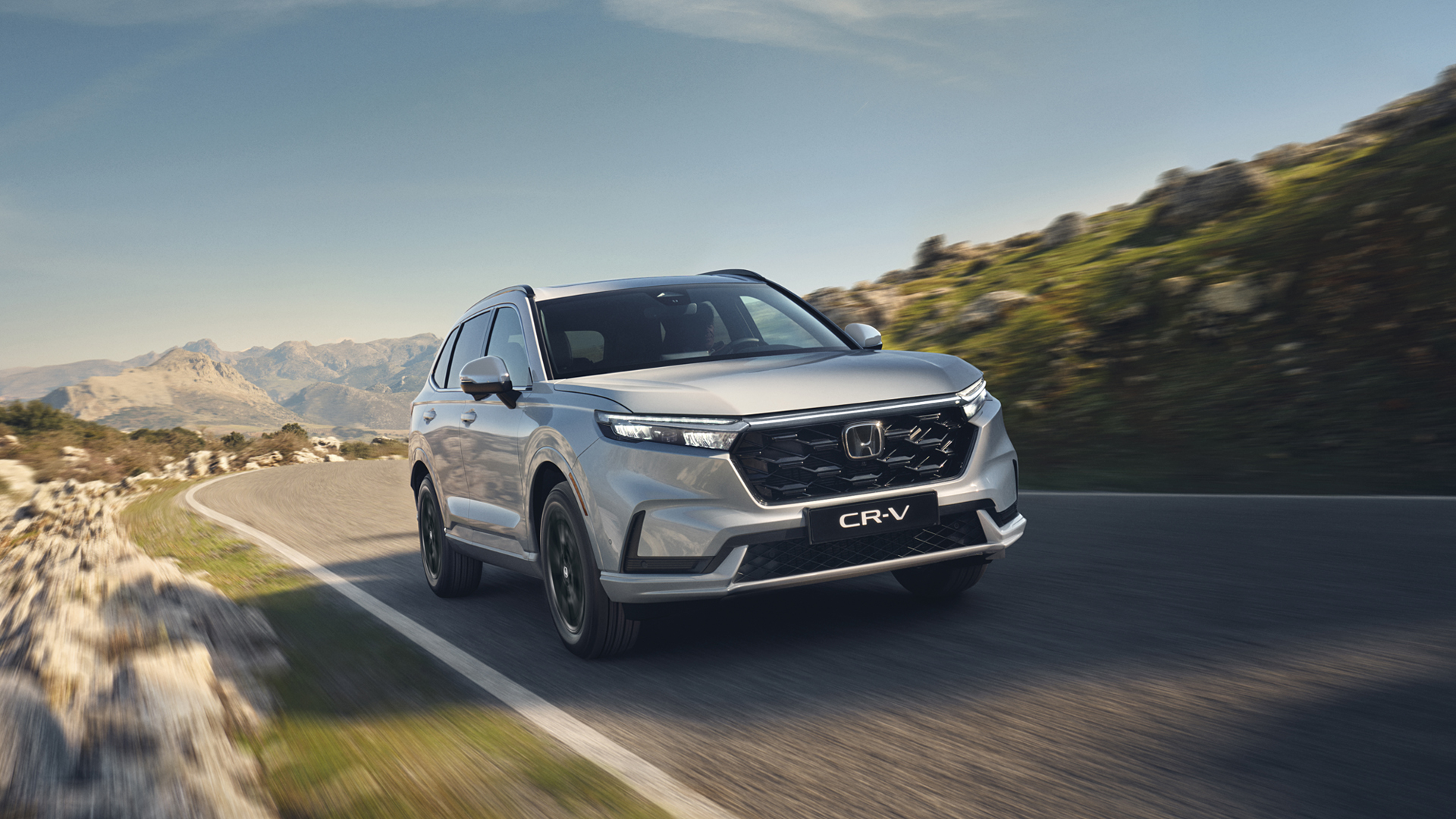 Weißer CR-V mit Plug-in-Bereich