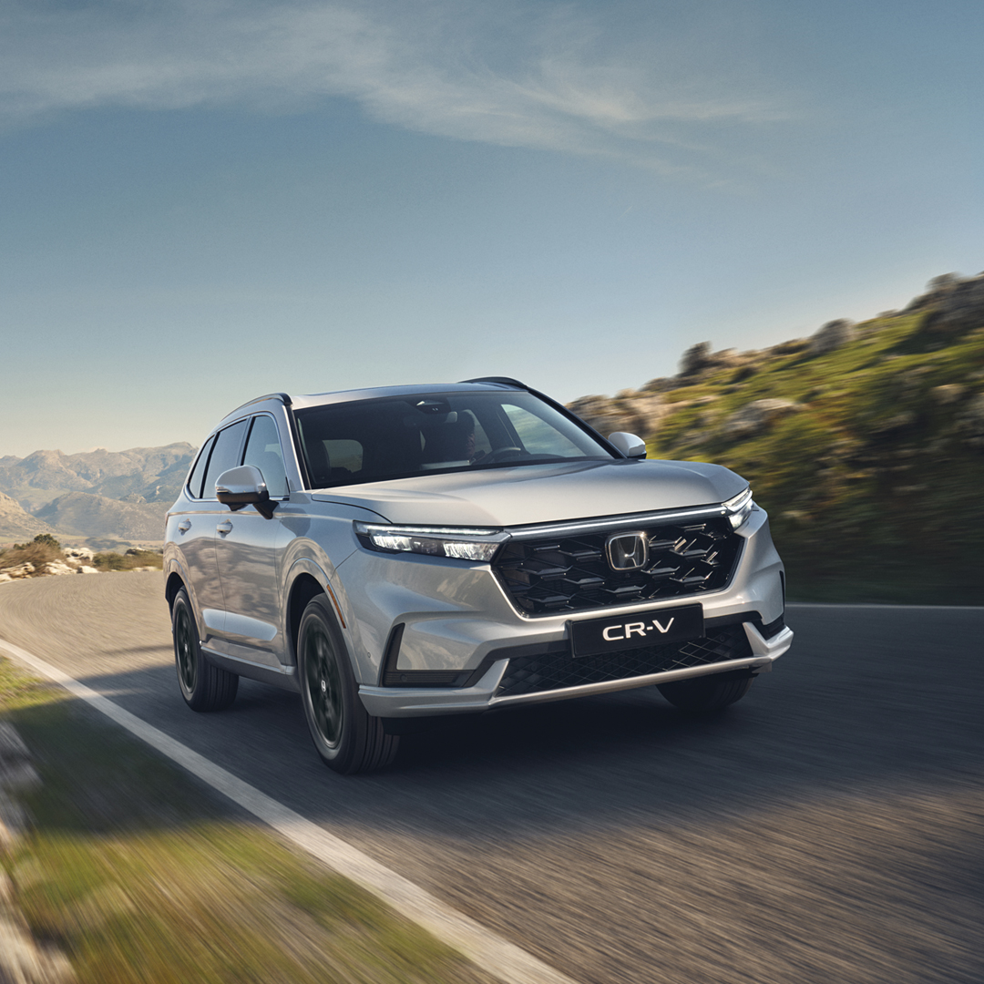 Weißer CR-V mit Plug-in-Bereich