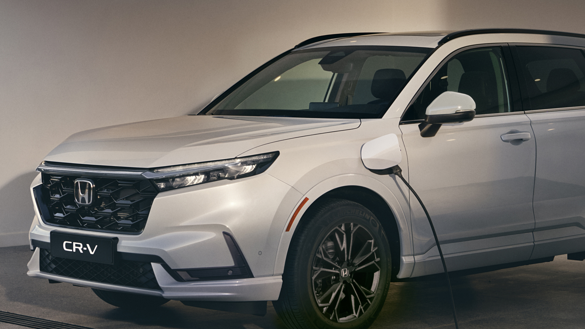 Honda Power Charger, Nahaufnahme mit Honda CR-V Hybrid.