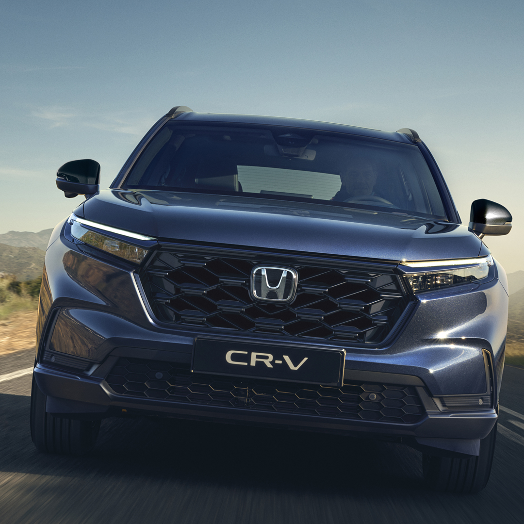 Honda CR-V Hybrid, Frontansicht im Gebirge.