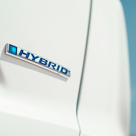 Honda CR-V Hybrid, Nahaufnahme des Logos.