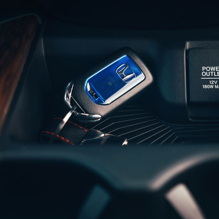 Honda CR-V Hybrid, Nahaufnahme des Zündschlüssels.