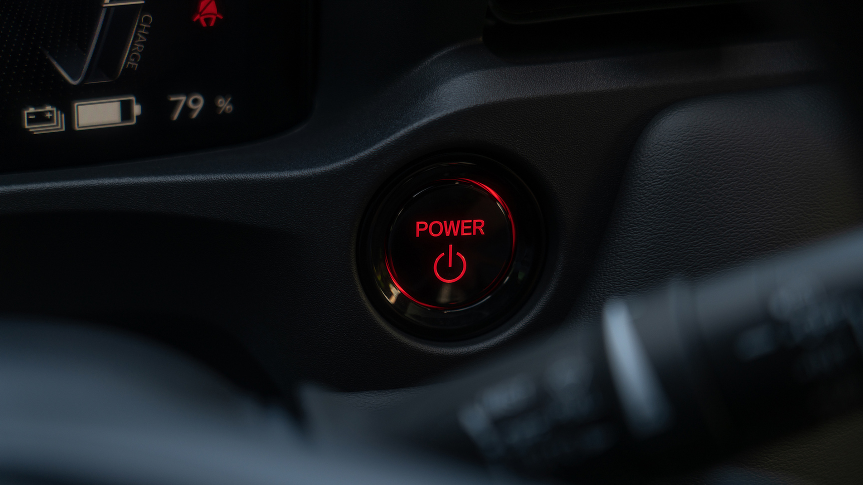 Honda e:Ny1, Nahaufnahme der Starttaste.