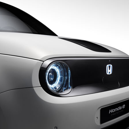 Honda E, 3/4-Frontansicht, Nahaufnahme.