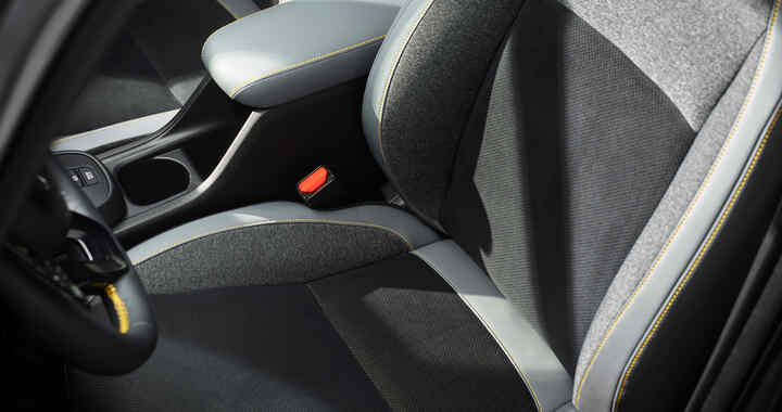 Beheizbare Honda Jazz-Sitze mit gelben Ziernähten