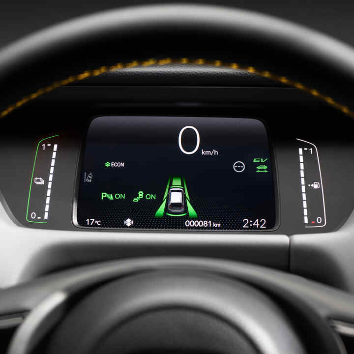 Nahaufnahme der Digitalanzeige des Honda Jazz. 