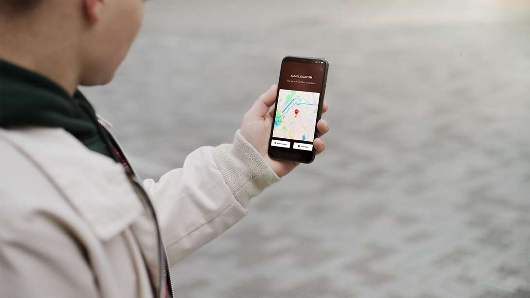 Nahaufnahme eines Smartphones mit PIN-Eingabebildschirm