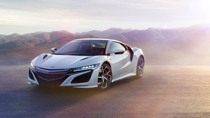 Dreiviertel-Frontansicht des Honda NSX in ländlicher Umgebung.