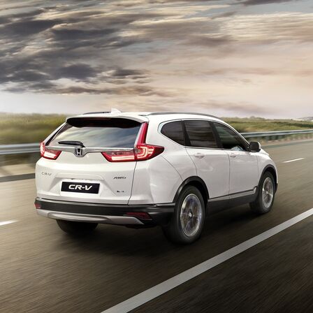 Honda CR-V, 3/4-Heckansicht, auf Landstraße