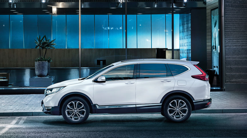 Honda CR-V, 3/4-Frontansicht, im Stadtverkehr