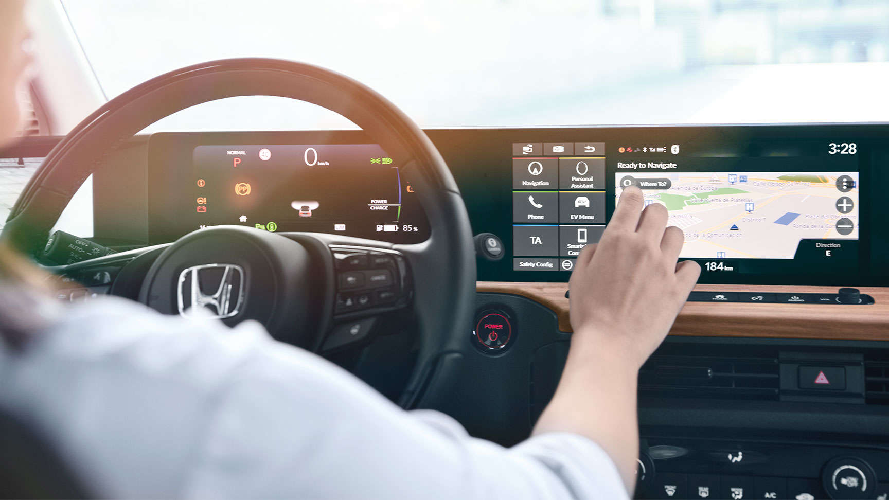 Fahrer mit GPS-Bildschirm