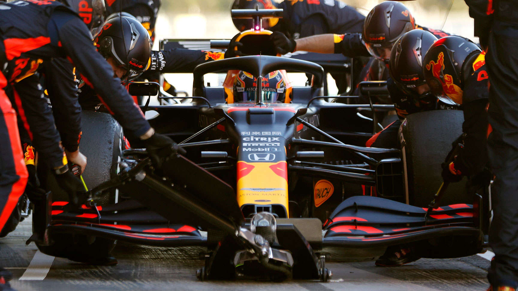 Aston Martin Red Bull Rennwagen.