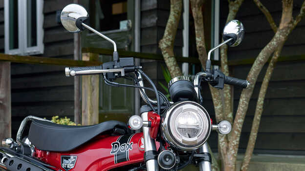 Dax 125, Detail LED-Scheinwerfer