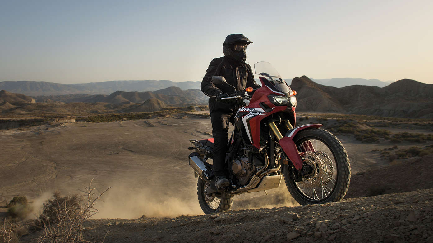 Africa Twin an einer Steigung