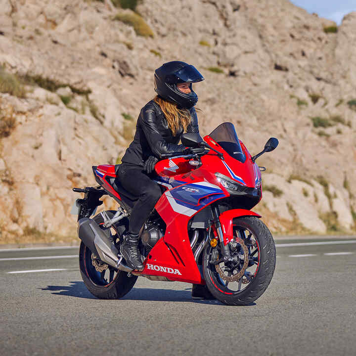 Honda 2024 CBR500R on track