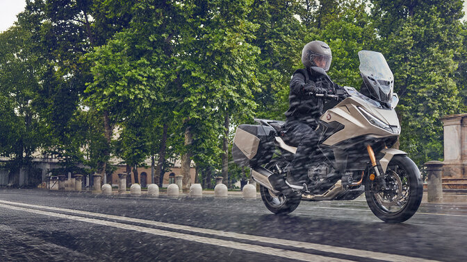 2025 NT1100 in the rain