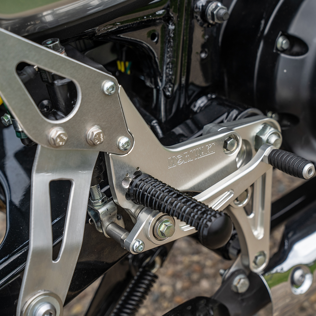 Tank und Scheinwerfer, Custom-Motorrad GB350S Miranda