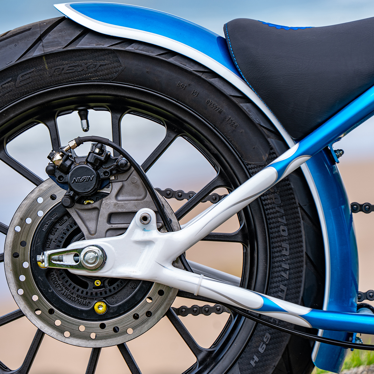 Hachimaan Custom GB350s, Hinterrad und Schwinge