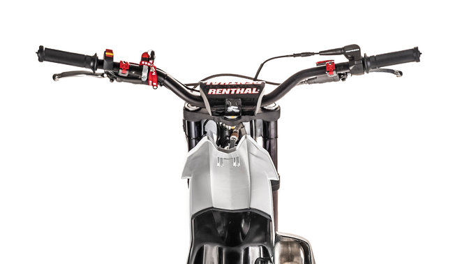 Nahaufnahme Lenker Honda Montesa Cota 4RT 301RR Race Replica von hinten.