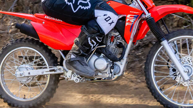 Honda CRF125F, Brückenrahmen aus Stahl