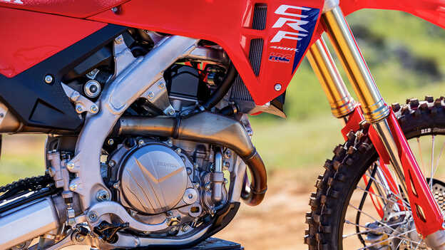 CRF450R, Unicam-Motor mit vier Ventilen und 449,7 cm³