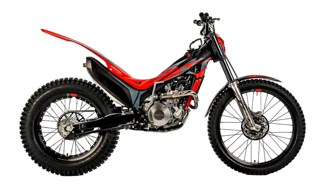 Montesa Cota 4RT, Seitenansicht im Stand