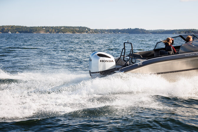 Nahaufnahme der Honda Doppelhebel-Fernbedienung