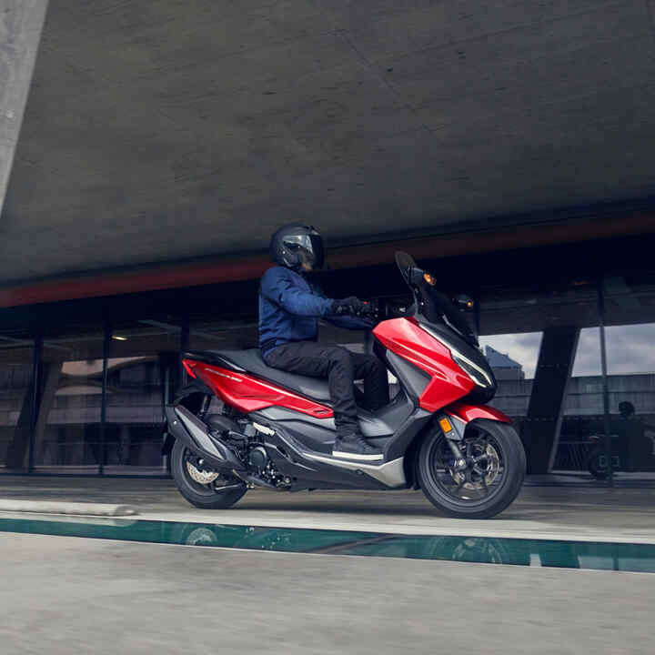 Honda Forza 350 Actionvideo-Einzelbild