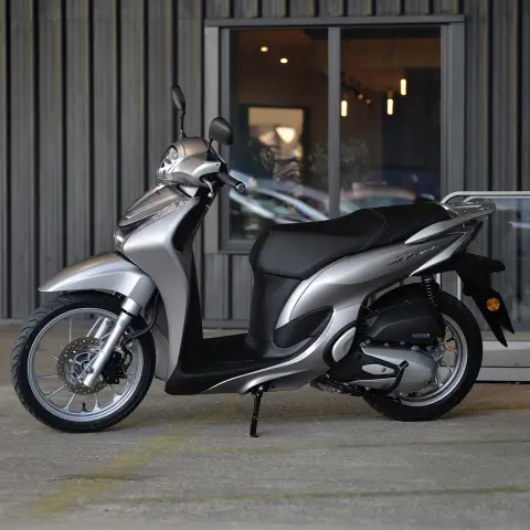 Abgestellter SH Mode 125, Seitenansicht