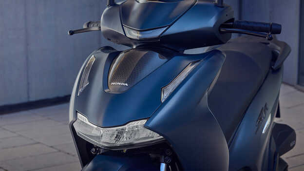 LED-Beleuchtung des Honda SH350i, Nahaufnahme.