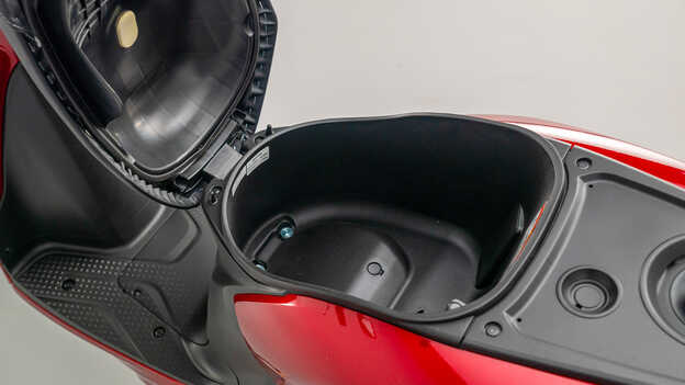 Vision 110 Stauraum unter dem Sitz
