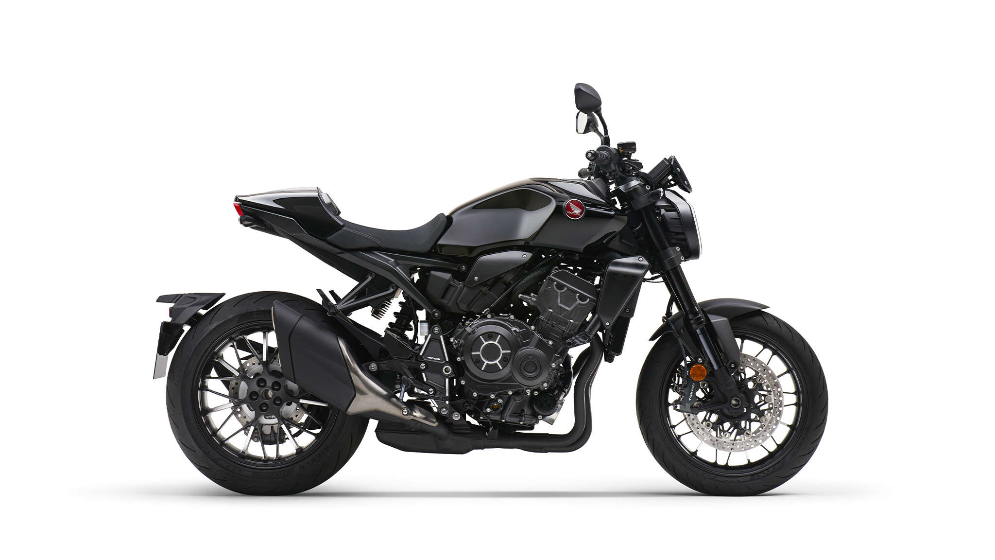 Honda CB1000R Black Edition in Schwarz, Studioaufnahme von rechts