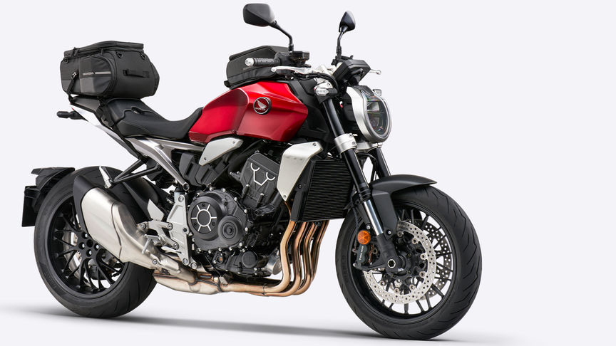3/4-Frontansicht einer Honda CB1000R mit Zubehör.