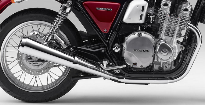 Ansicht des Motors einer Honda CB1100 EX.