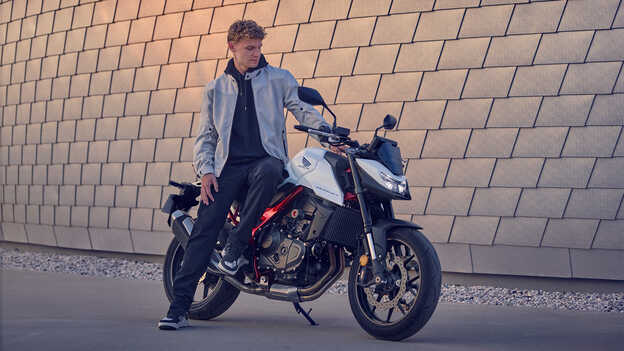 CB750 Hornet für A2-Führerschein erhältlich