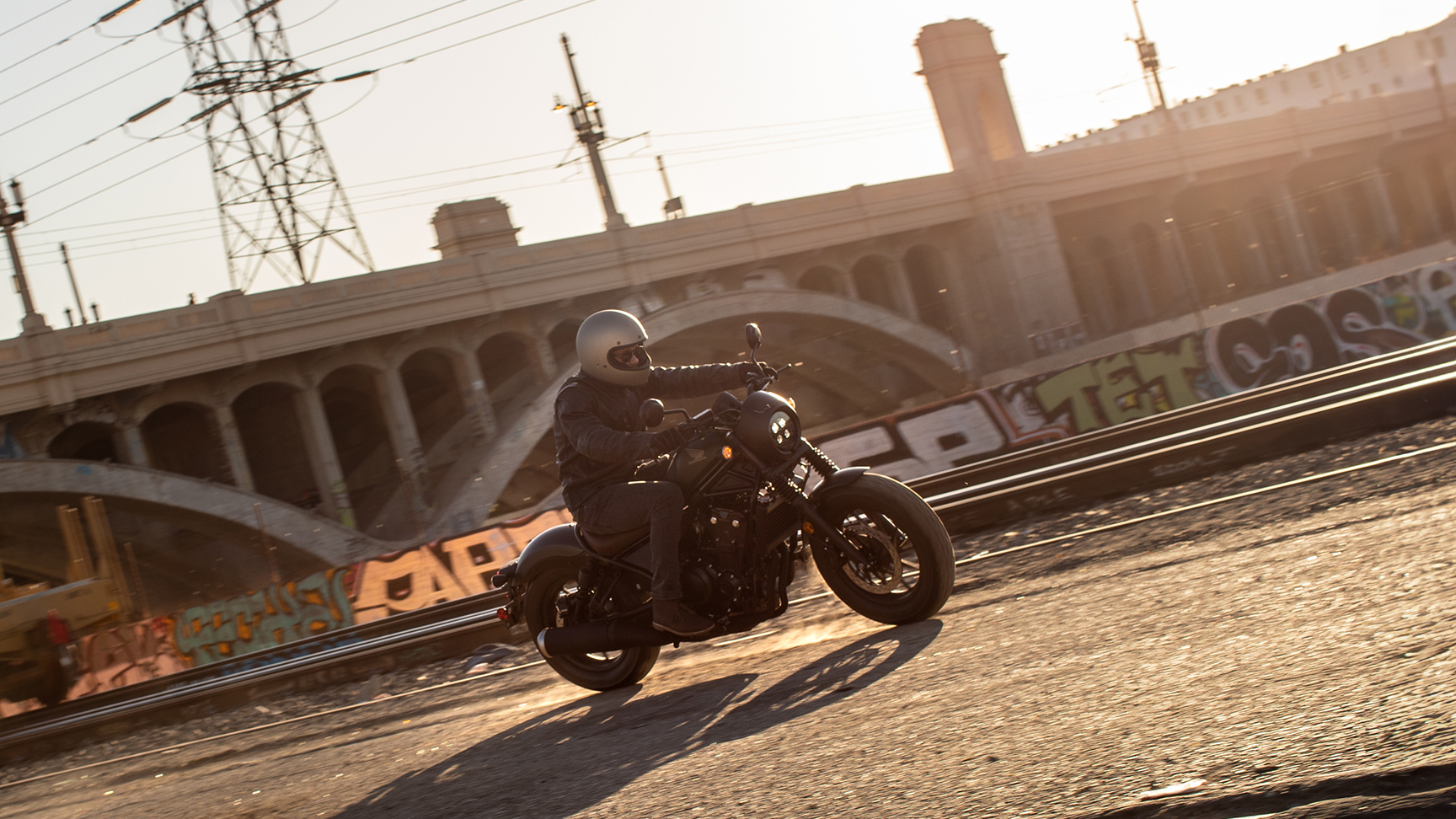CMX500 Rebel mit Einzelfahrer