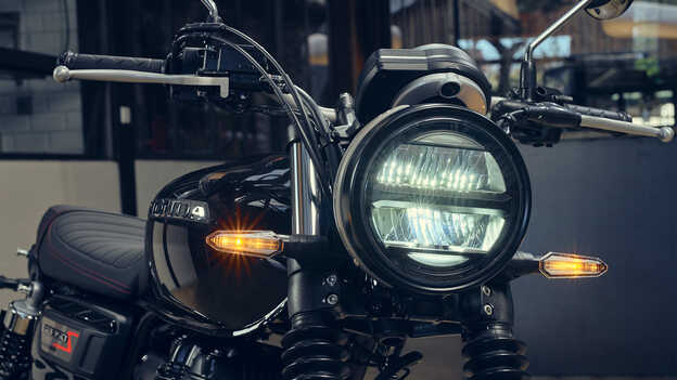 GB350S, Frontansicht mit kompletter LED-Beleuchtung