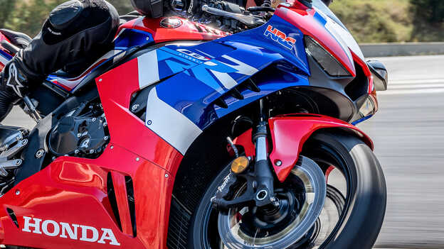 Honda CBR1000RR-R Fireblade mit einstellbarem Showa-Fahrwerk