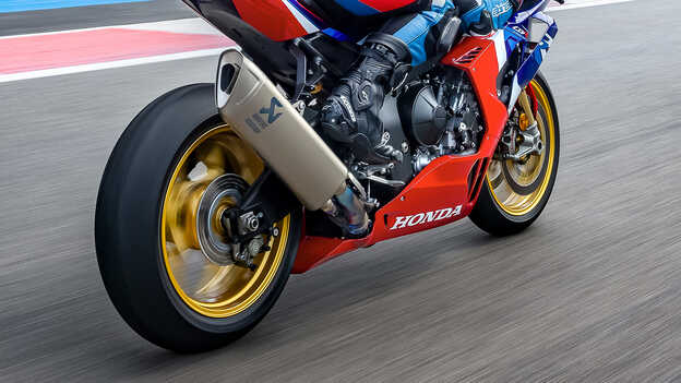 Honda CBR1000RR-R Fireblade SP, Akrapovic-Titanschalldämpfer