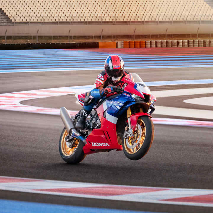 Honda CBR1000RR-R Fireblade SP mit Smart Electronic Control-Aufhängung