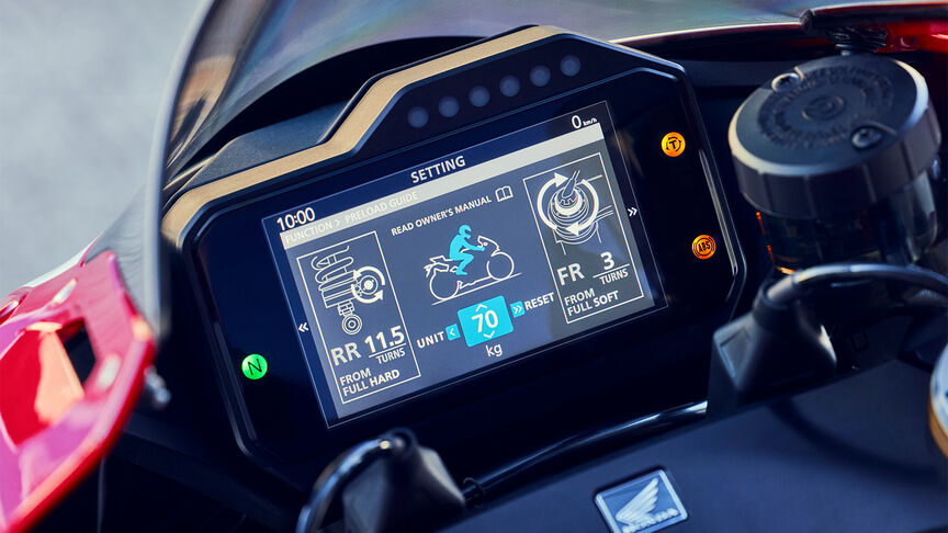 5-Zoll TFT-Farbdisplay mit Fahrerkonfiguration, Nahaufnahme.