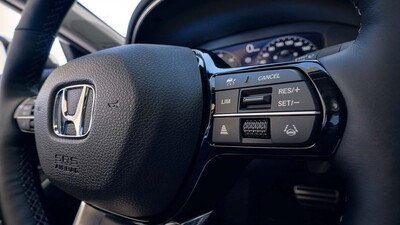 Adaptive Geschwindigkeitsregelung ACC (Adaptive Cruise Control) mit Stauassistent LSF (Low Speed Follow)