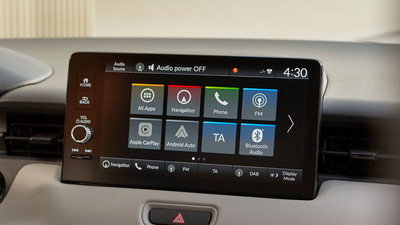 Honda CONNECT mit Navigation (9"-Touchscreen, AM/FM/DAB+, Wireless Apple CarPlay&trade;, Android Auto&trade;, Live Traffic)