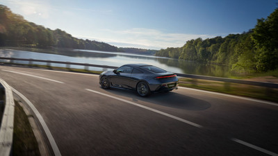 Adaptive Geschwindigkeitsregelung ACC (Adaptive Cruise Control) mit Stauassistent LSF (Low Speed Follow)