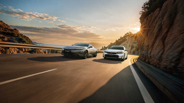 Civic in 3/4-Frontansicht außen.