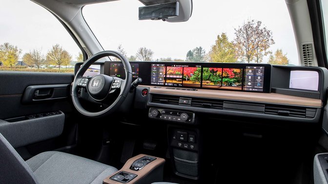 Dashboard of the Honda e